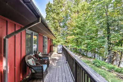 Image de Quite Lakefront Home on Utv/Atv/Snowmobile trails. Dog Friendly!