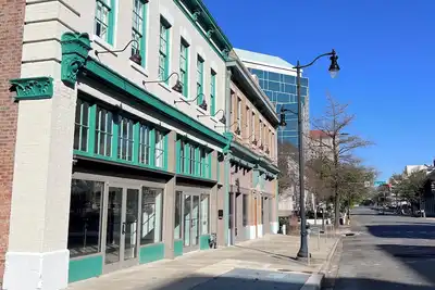 Image de Comfy loft ideal for quick trips, extended stays