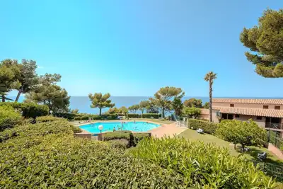 Image de Cap Soleil – Piscines, Tennis & Accès Crique