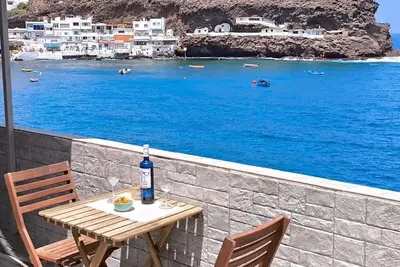 Image de Beachfront penthouse in Tufia - Eco retreat with panoramic views