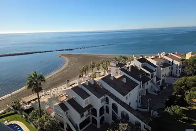 Image de Benalmadena Costa apartment on the beach and with swimming pool. Frontal sea views