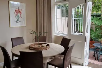 Luxurious Sea Point Apartment