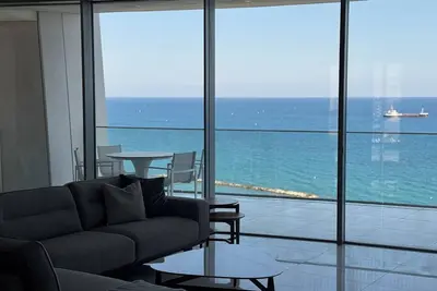 Image de The One Tower: Luxury Oceanfront 3br with Panoramic Sea Views