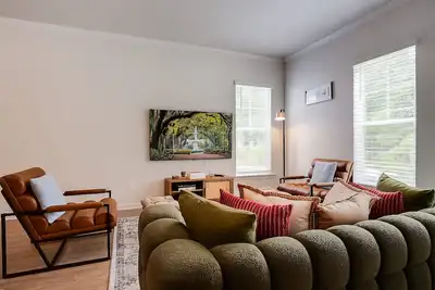 Image de SavvyRetreat KingBed-Pool-Gym-15 Mins to Downtown Sav