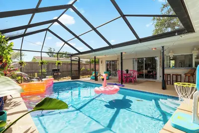 Image de 4 Bed Family Retreat w/ Heated Pool, Air Hockey & Games Near Clearwater Beach