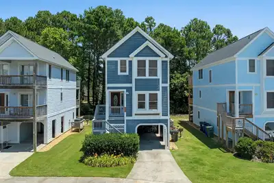 Sandy Paws: Dogs Allowed | Private Hot Tub