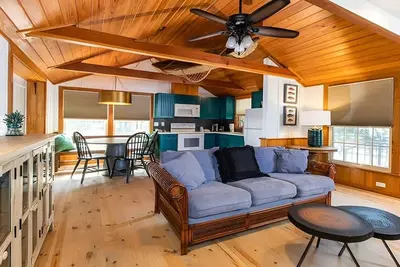Image de 3br Family Cottage | Porch | Pools | Free Parking | Tropical Captiva Stay