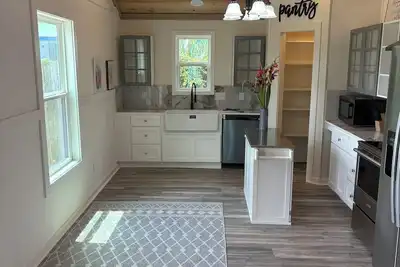 Image de Serene farmhouse with Ac in New Ulm Tx - 3 bedrooms