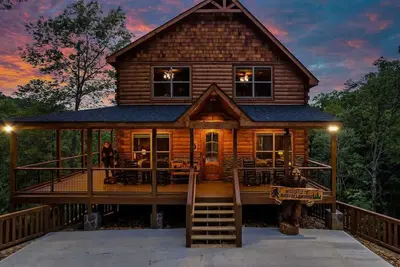 Image de Ultimate Mountain Getaway Pickleball & Basketball Courts Games Hot Tub Sleeps 20