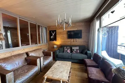 Image de 2ème étage, balcon, parking, télévision, casier à ski, 86m², Vars