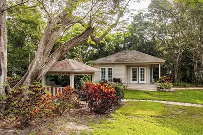 Image de Luxurious King Guest Cottage - No Hidden Fees!