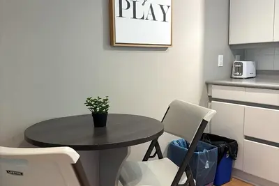 Image de Yonge 5b2b 5mins to North York Central Station W Parking