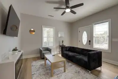 Image de Pet-Friendly Atl Hub - 9 Mi to Downtown