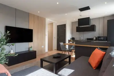 Image de Seaside Suite | Torquay | Sleeps 4| Free Parking
