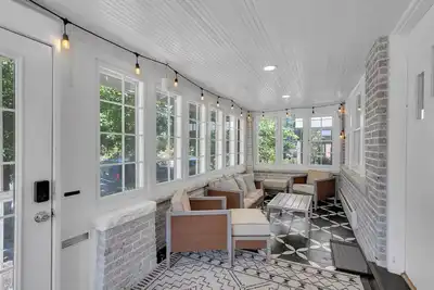 Image de Tranquil 4-bedroom house with Ac in Denver