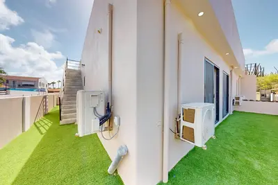 Image de Palm Beach Hideaway #7 - New Construction 2Bedrooms 2bathrooms Pool/Rooftop