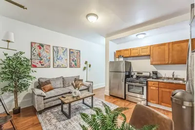 Image de Charming 1/1 | Center City | Sleeps 4 | Fast WiFi