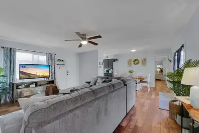 Perfect 3/2 Patio Home! Pool Close! Private Courtyard!