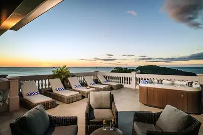 Image de The Only 7-Bedroom at Splendor – Luxury Oceanview Condo with Rooftop