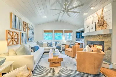 Image de Marvelous Cottage short walk to  Heart of Downtown Highlands, Nc!