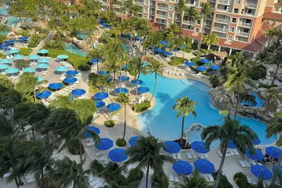 Image de 2-bedroom marriot  surf club beachresort with lazy river poolAC in Aruba!