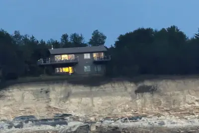 Image de Hunters & outdoor lovers charming 4-bedrm lake house with best view on the lake!