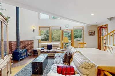 Image de Charming Vail townhome with private deck that is dog-friendly, bus to slopes