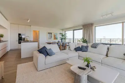 Image de Sky Tower Ii • Modern Stay with Panoramic Views