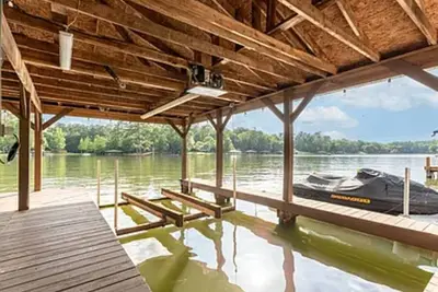 Image de Lake Sinclair Escape - boathouse, 4 bedroom