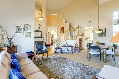 Image de 1 Block to Bay: Pet-Friendly Retreat in Alameda!