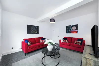 Image de Southwell 3-Bed | Near Racecourse, Minster & Trails