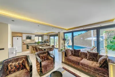 Image de « Villa moderne • Piscine privée • À 10 minutes de la plage de Cléopâtre »