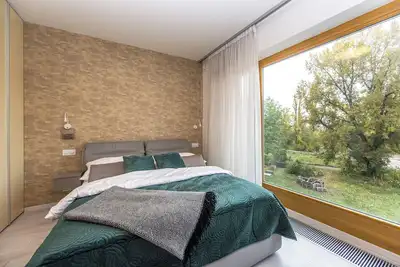 Image de Luxury modern flat on the river bank with parking