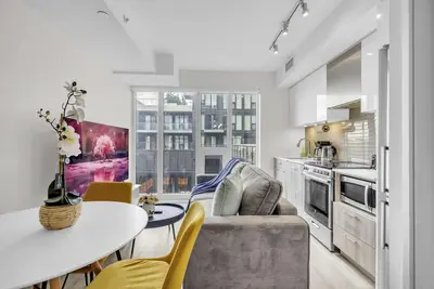 Image de RivetStays | The Jarvis Deluxe Suite – 1 Bedroom Suite