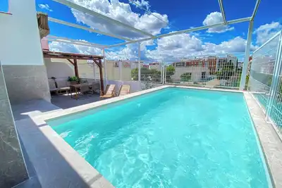 Image de Elegant villa with Private Pool in Nervión close to metro, perfect for groups