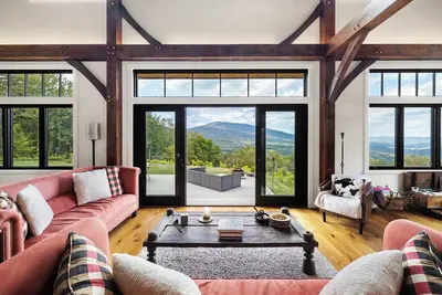 Image de Luxury 5-Br Winter Retreat | 10 min to Okemo