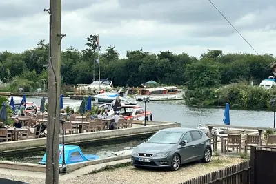 Image de River breeze ground floor easy access with river view. Dog friendly. Sleeps 4