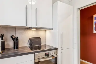 Image de Nasa Homes | renovated 3-room apartment | 3 balconies | close to the station | Netflix