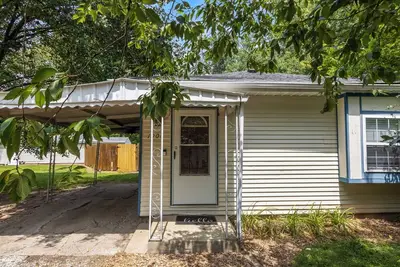 Image de Cozy & Quiet Home Away from Home - 3 Bedrooms & 2 Bathrooms - Fully Fenced Yard