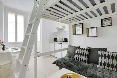 Image de Appartement de charme cosy au cœur de Batignolles