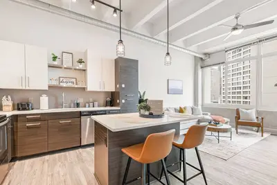 Image de 2br 2ba Highrise | 1 King and 1 Queen Bed| Downtown Atl