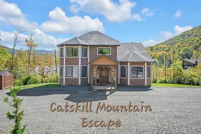 Image de Spacious 7-bedroom house in lovely Hunter with game room, sauna, swimming spa