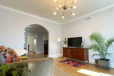 Image de Welcoming 2-bedroom apartment with Ac in vibrant Chicago Andersonville