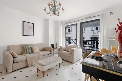 Image de Appartement moderne 2 chambres pour 6 personnes – Près des Champs-Élysées
