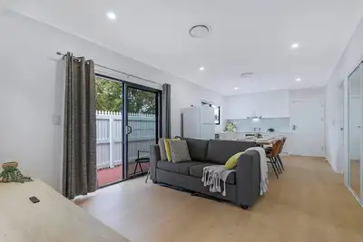 Image de Brand new Central Ac Cottage near Shopping Towns