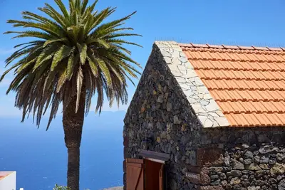 Image de Maison de campagne 'El Moral' avec vue sur la mer, terrasse partagée et Wi-Fi
