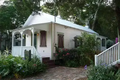 Image de 119 Kings Ferry Way Historic Cottage