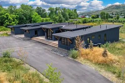 Image de Magnificent Mountain Estate in Morgan