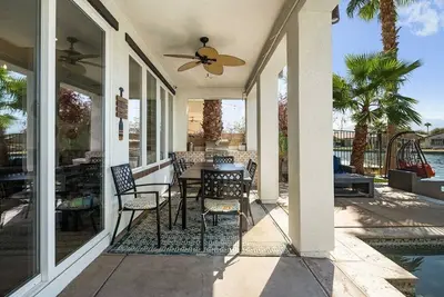 Image de Lake Front Luxury Home in Indio
