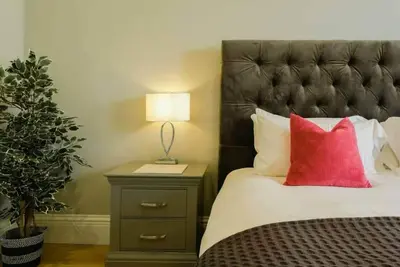 Image de Redland Elegance | Spacious & Bright